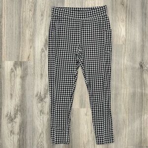 Denim&Co Black and White Houndstooth Leggings
